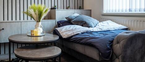 2 habitaciones, tabla de planchar con plancha, wifi y ropa de cama