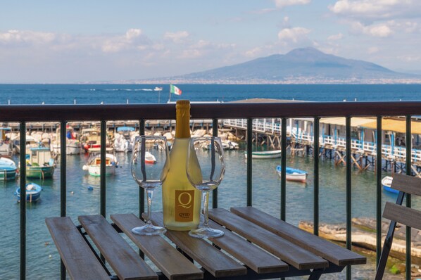 Property grounds - Blasi Sea View - apartment with private sea view balcony (Sorrento)