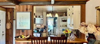 Charming 3-bedroom house with WiFi, Dogs considered, in Orleans
