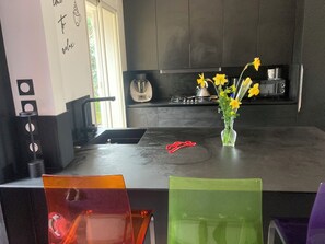 Microwave, oven, stovetop, dishwasher