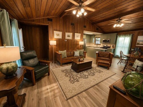 Fish On!  Bay Views, Covered Boat Parking, Pet Friendly