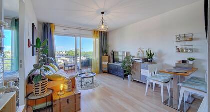 Cozy 1-bedroom apartment close to Cannes with WiFi, AC