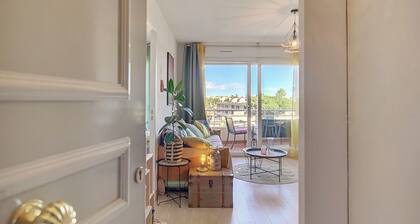 Cozy 1-bedroom apartment close to Cannes with WiFi, AC