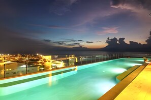 Pool - Vista al Mar/ Centro Histórico/ Nuevo Piso 26 1BR (Cartagena de Indias)