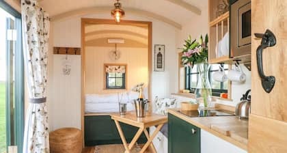 Poppie's Shepherd's Hut - Wellness & Hot Tub