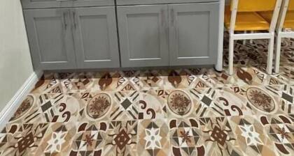 Newly Renovated Cute Studio with Gated Parking D