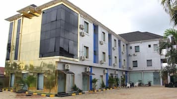 Fachada de la propiedad