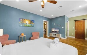 2 bedrooms, iron/ironing board, WiFi, bed sheets - 1 bedroom house in charming Hollywood beach with beautiful tropical garden (Hollywood)