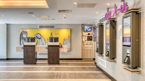 Reception - Premier Inn London Paddington - Paddington Station (London)