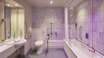 Kamar Double Standar, bathtub difabel | Kamar mandi