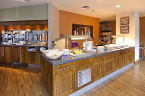 International cuisine - Premier Inn London Wembley Park (Wembley)