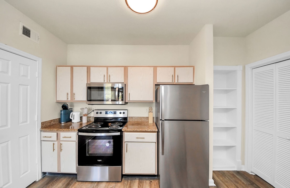 Photo 17 of Comfortable 2-bedroom apartment with High Speed WiFi in S Central Houston