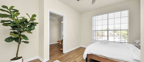 2 bedrooms, desk, iron/ironing board, free WiFi