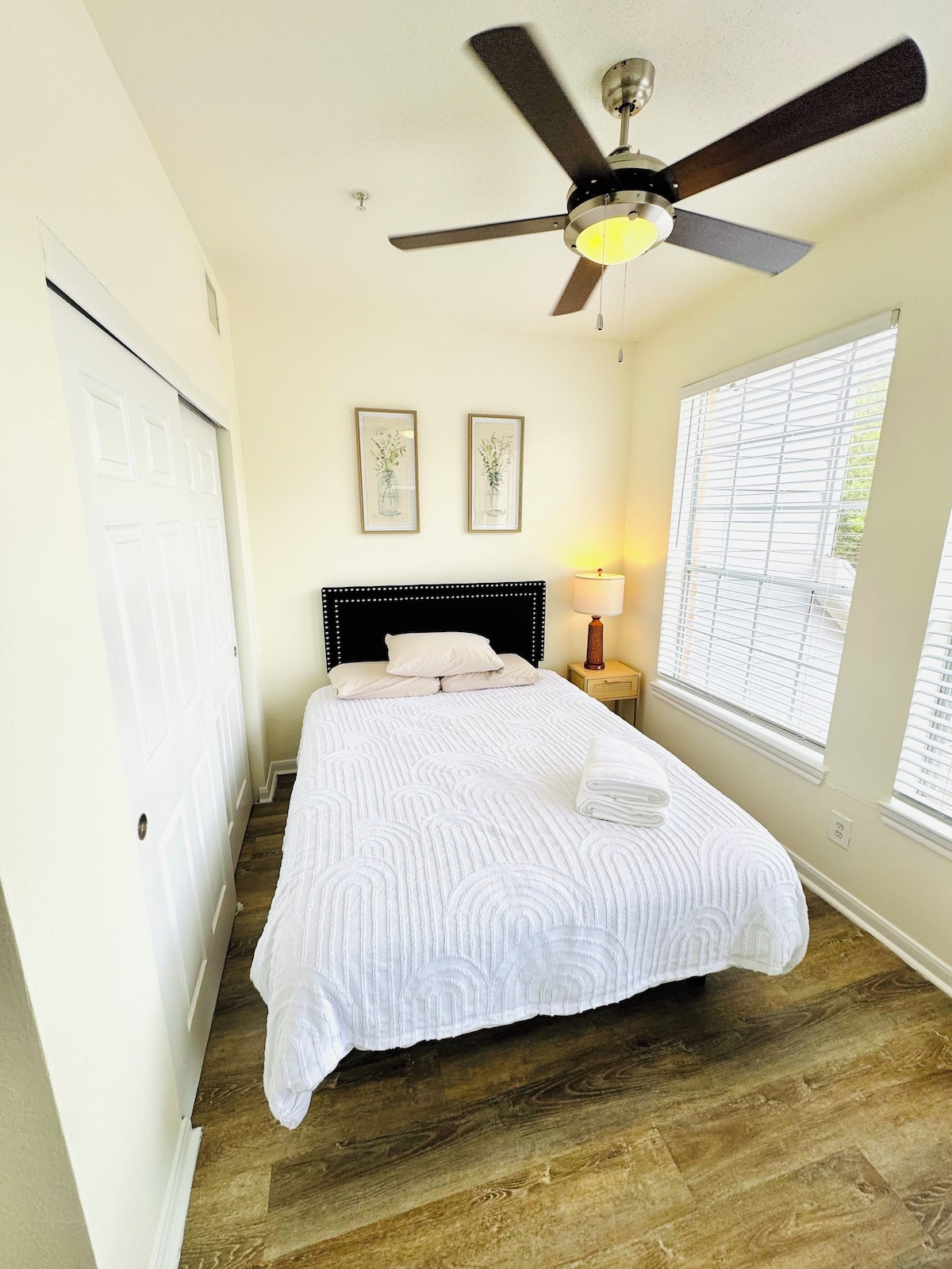 Photo 8 of Comfortable 2-bedroom apartment with High Speed WiFi in S Central Houston
