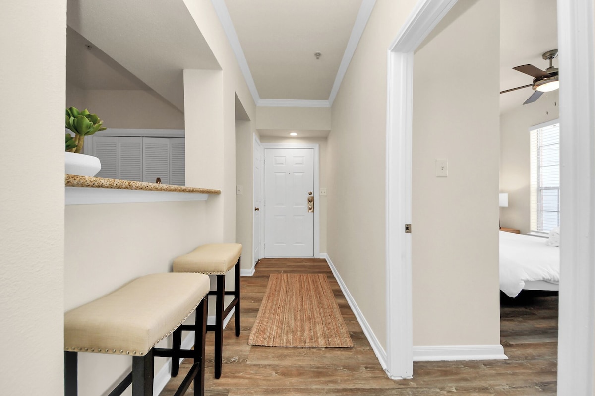 Photo 25 of Comfortable 2-bedroom apartment with High Speed WiFi in S Central Houston