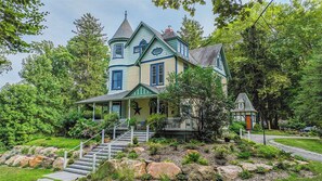 ด้านหน้าที่พัก