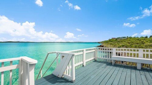 STUNNING 4 BEDROOM VILLA AT CHALK SOUND!