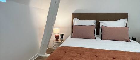 2 bedrooms, WiFi, bed sheets