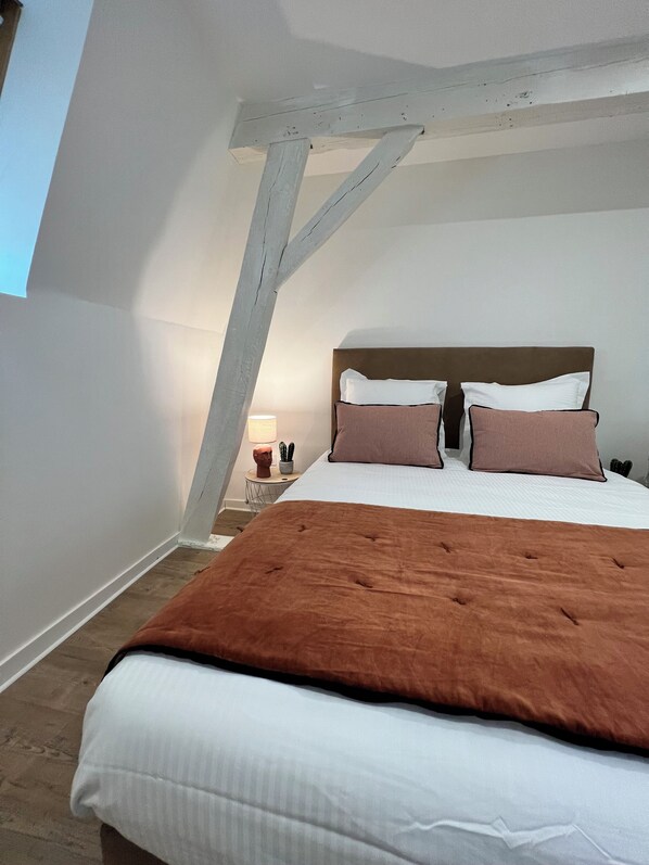 2 bedrooms, WiFi, bed sheets