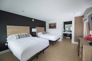 Studio, 2 Double Beds | Interior detail