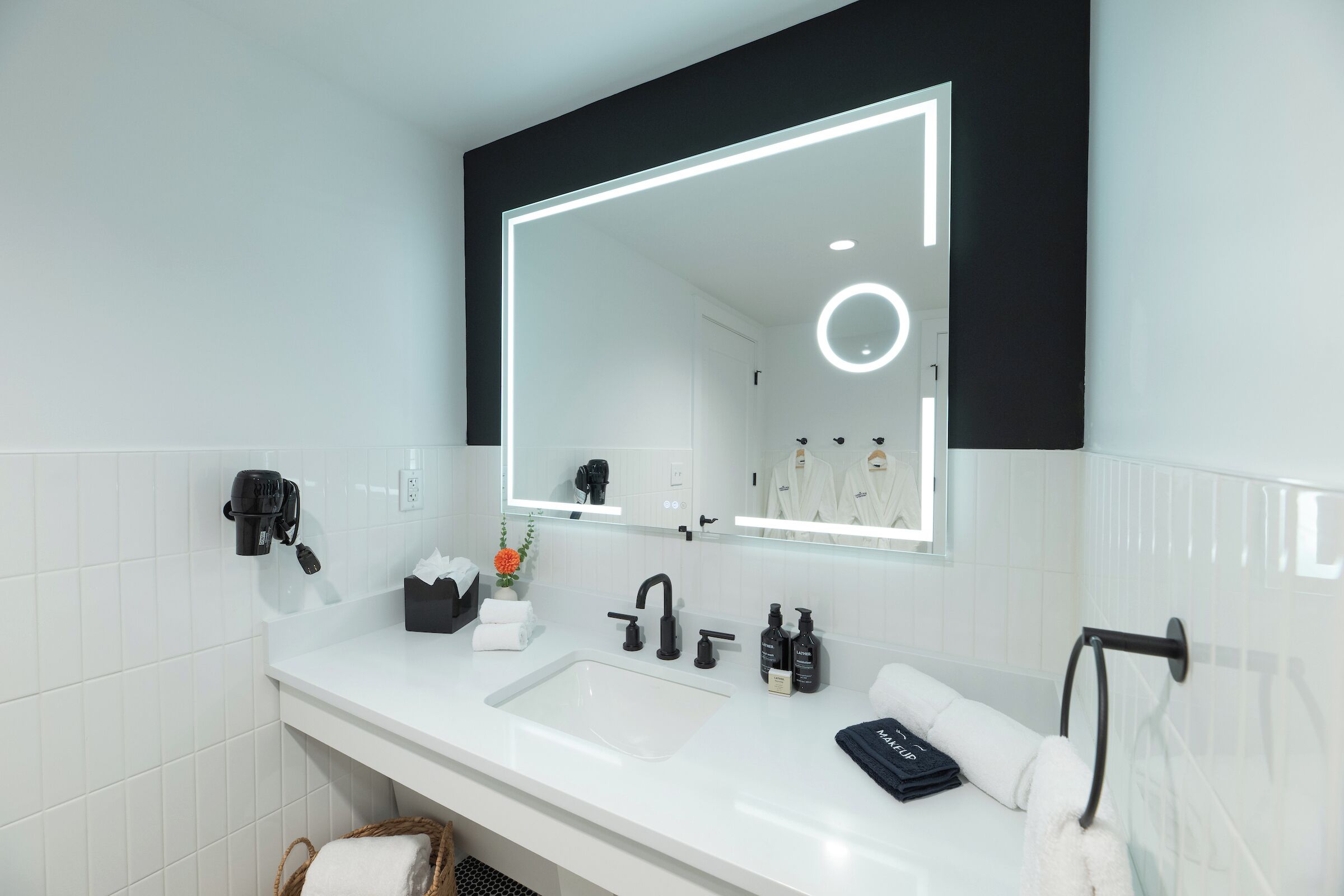 Shower, hair dryer, bathrobes, towels