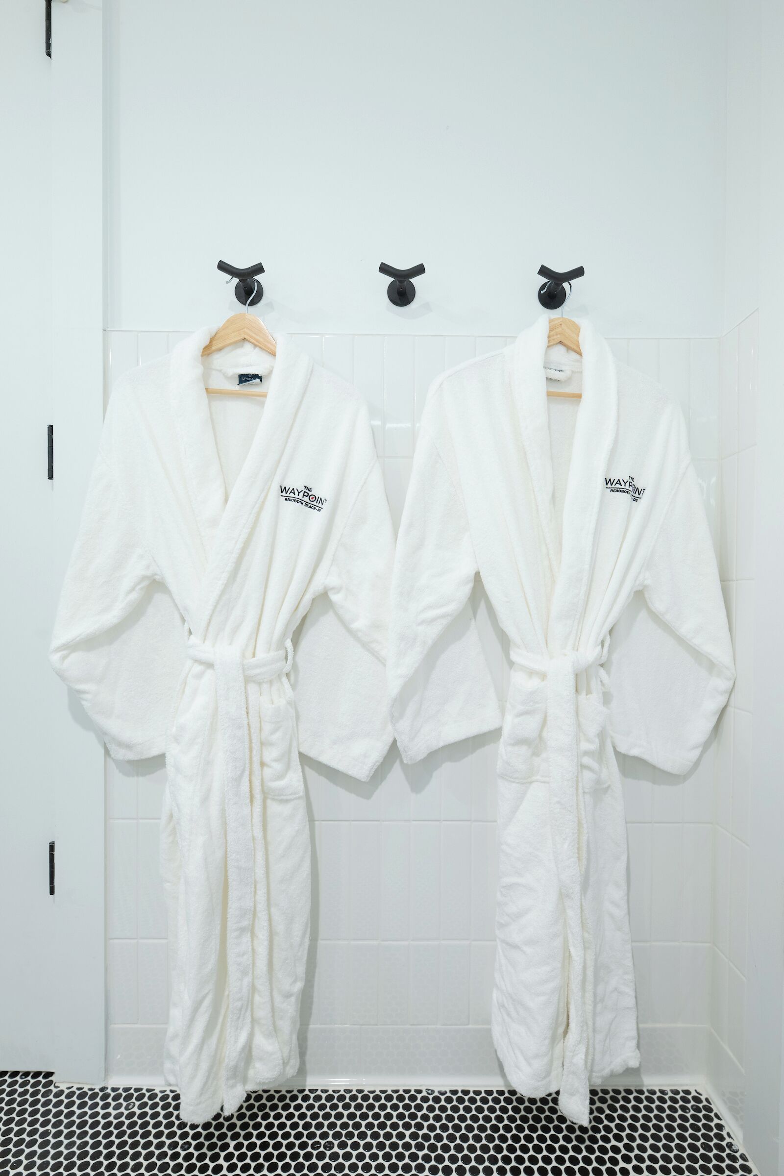 Ducha, artículos de tocador gratuitos, batas, toallas