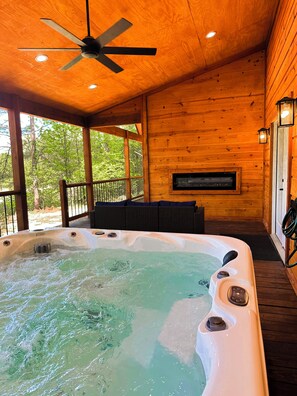 Bain à remous extérieur