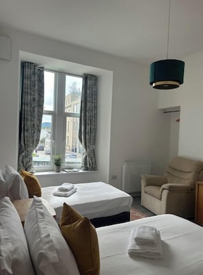1 chambre, fer et planche à repasser, Wi-Fi