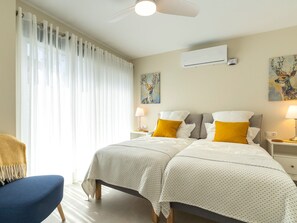 1 chambre, fer et planche à repasser, accès au Wi-Fi (inclus)