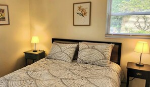 2 habitaciones, escritorio, tabla de planchar con plancha y wifi 