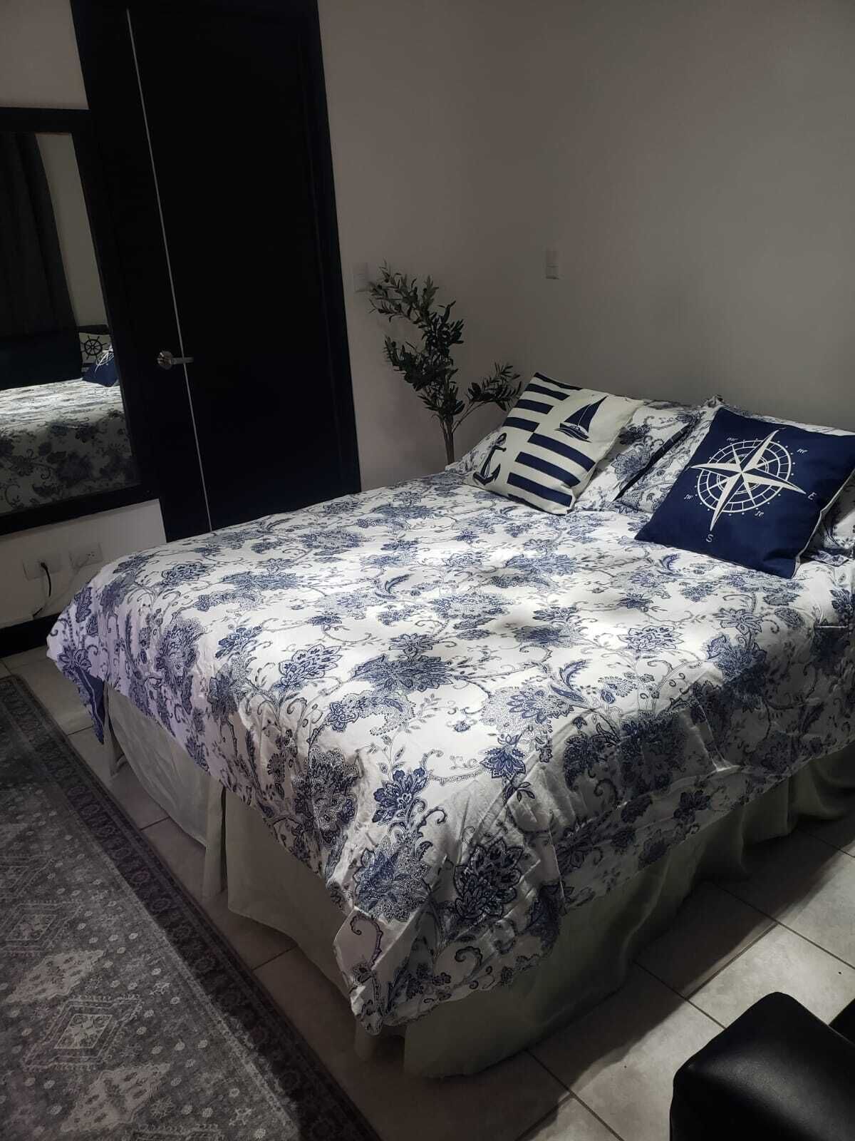 1 bedroom, desk, iron/ironing board, WiFi (free)