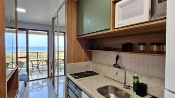 Basic Room | Private kitchen | Fridge, microwave, coffee/tea maker