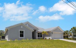 Exterior - New Poolside Home in South Gulf Cove! Beaches Boca Grande, Manasota, Siesta Key & Venice (Port Charlotte)