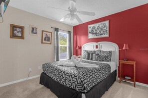 7 habitaciones, tabla de planchar con plancha, wifi y ropa de cama 