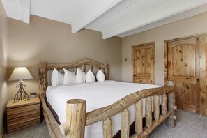 1 bedroom, WiFi - NEW! Lodge at Copper 1 Bedroom + Den Condo #304 (Copper Mountain)