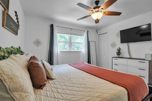 2 bedrooms, travel cot, WiFi, bed sheets
