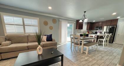 Charming 3-bedroom house with WiFi, AC in delightful Fresno