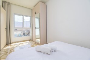 2 chambres, fer et planche à repasser, Wi-Fi gratuit, draps fournis