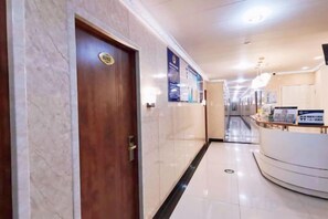 Unclassified image, 4 of 28, button - Beijing Spring Hotel (Beijing)
