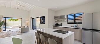 Villa Paradise with pool at mambo beach