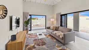 Unclassified image, 2 of 35, button - Villa Paradise with pool at mambo beach (Willemstad)