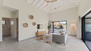 Unclassified image, 4 of 35, button - Villa Paradise with pool at mambo beach (Willemstad)