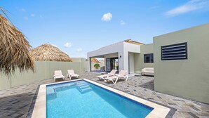 Unclassified image, 5 of 35, button - Villa Paradise with pool at mambo beach (Willemstad)
