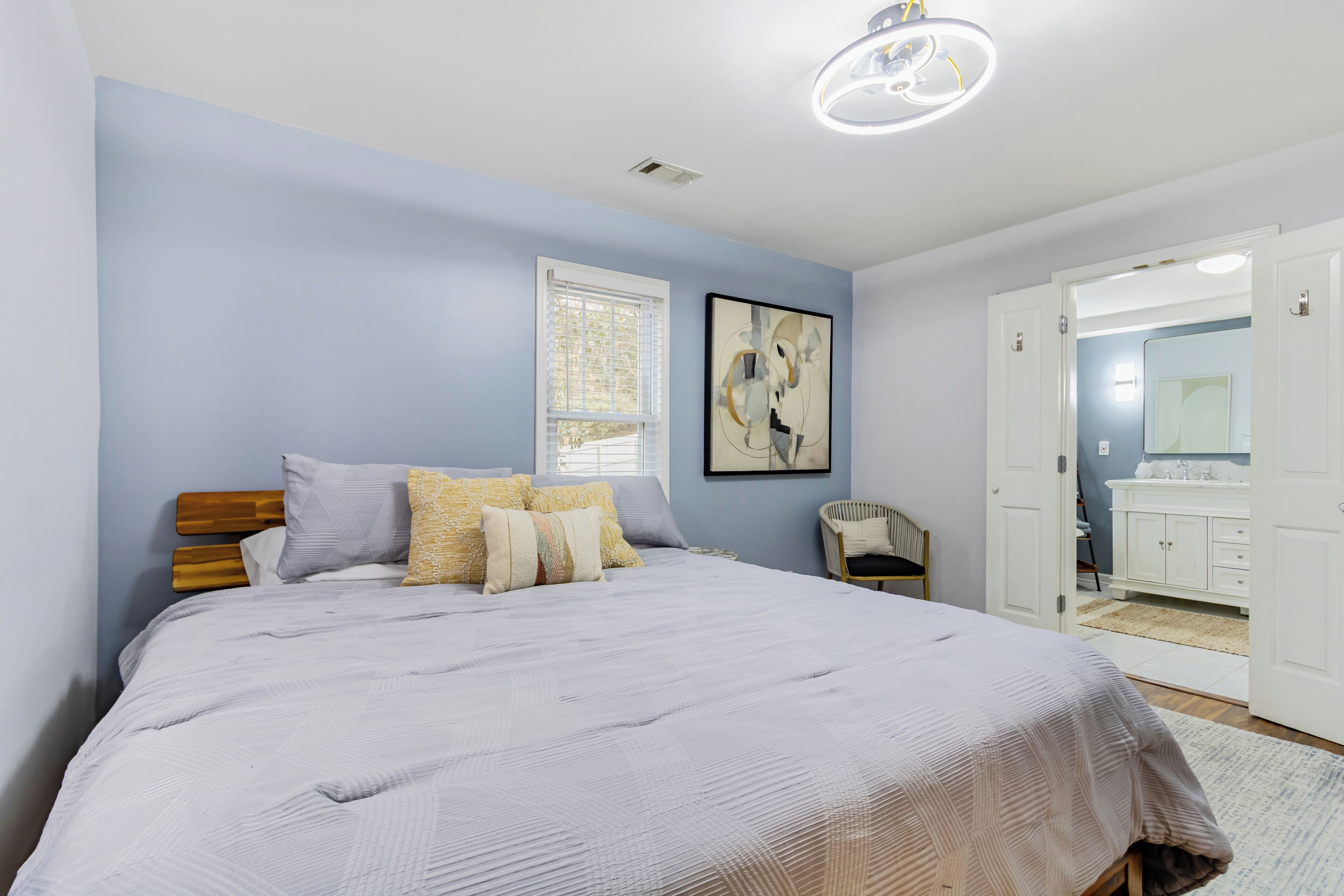 2 dormitorios, escritorio, wifi gratis y ropa de cama