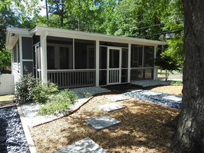 Exterior - Stylish Retreat w/ Fire Pit & Porch (Roswell)