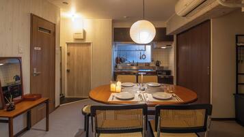 Luxury Apartment, 2 Bedrooms, Non Smoking, Kitchen | Dining room