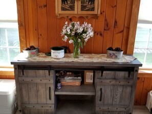 Interior - Cozy waterfront cottage with Awesome sunsets & views of Lake Winni (Alton Bay)