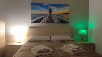 1 camera, ferro/asse da stiro, Wi-Fi, lenzuola