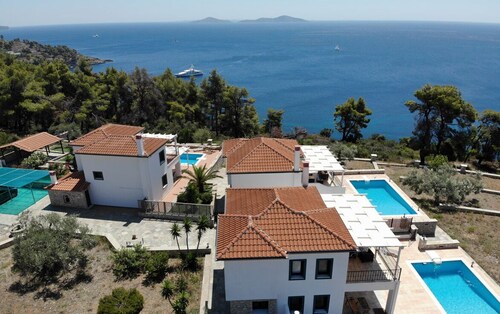 Anemologio Villas
 Villa Ostria