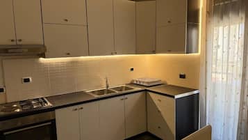 Appartamento Comfort, vista mare | Cucina privata | Bollitore elettrico